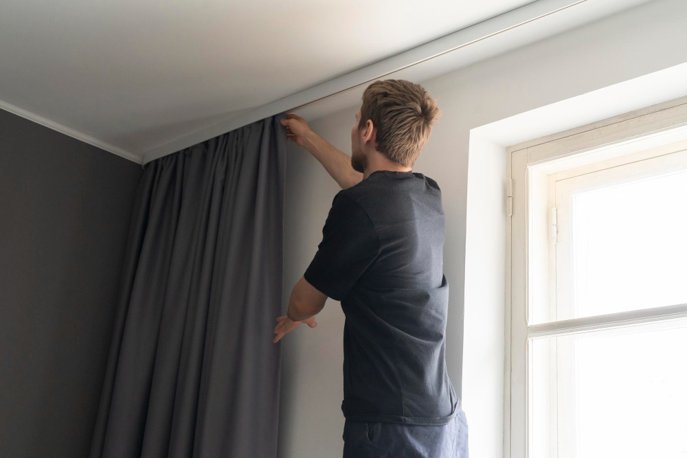 SERVICE DE POSE : RIDEAUX, TENTURES, STORES